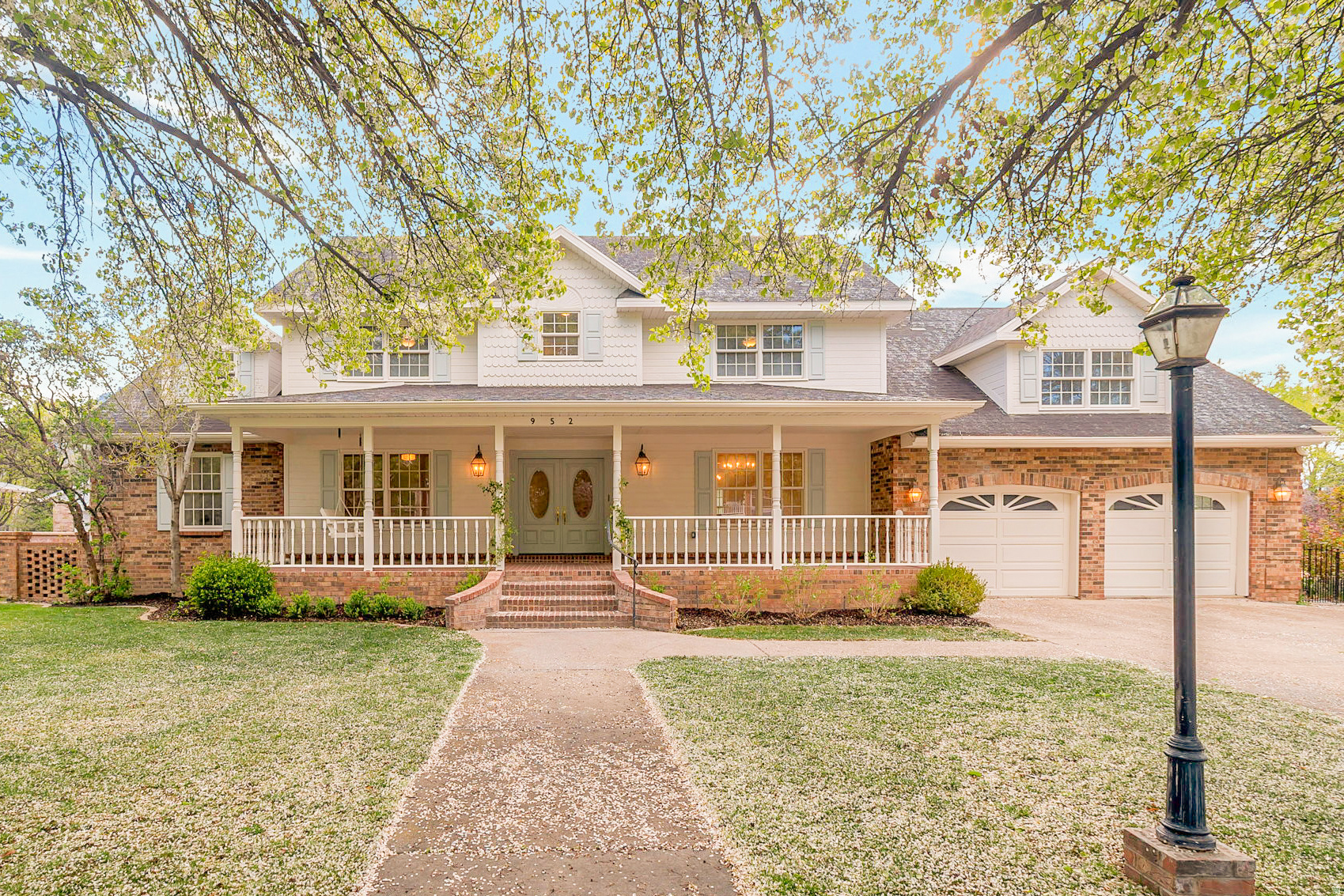 RIVER EDGE - Residential