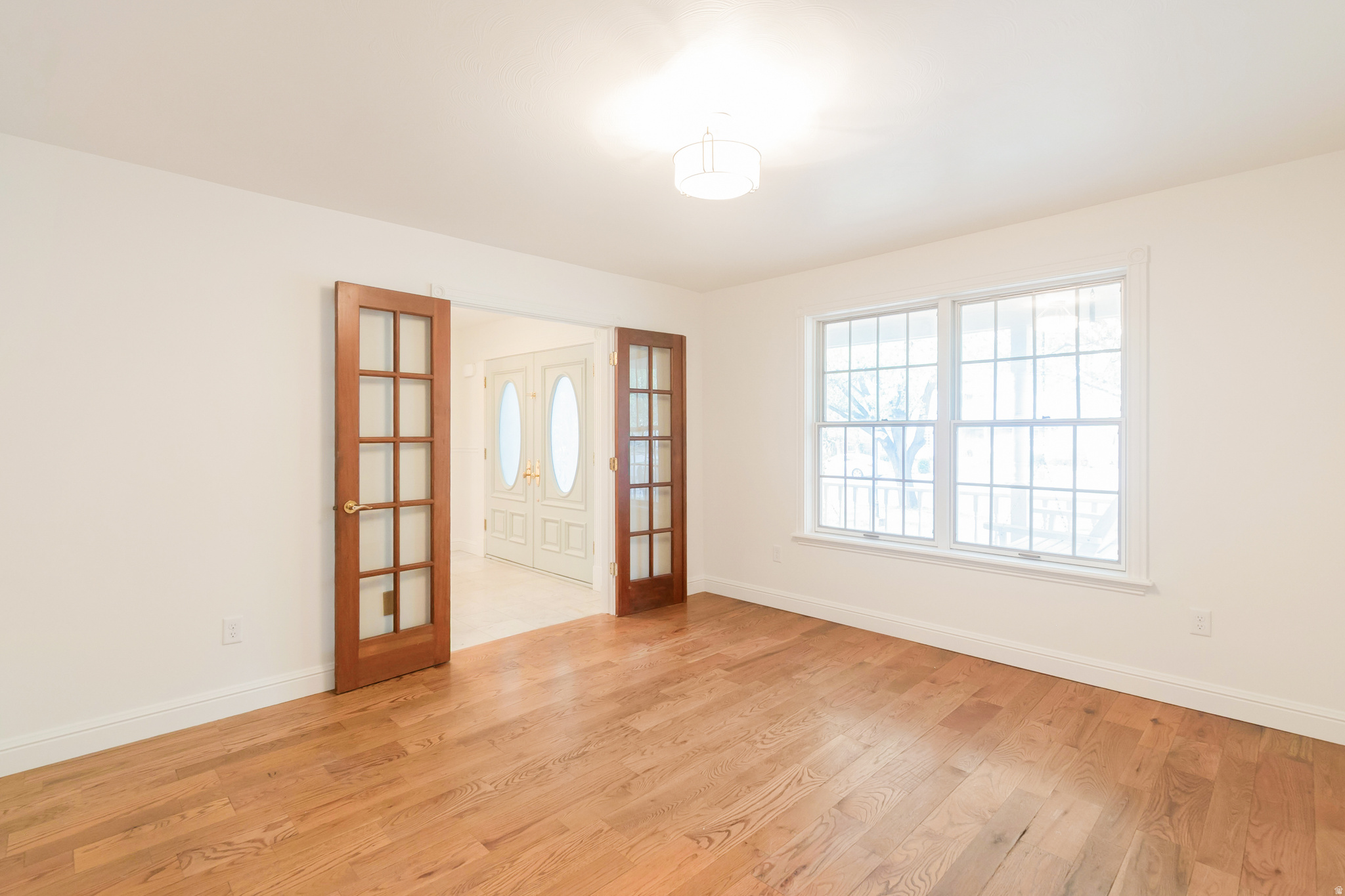 RIVER EDGE - Residential