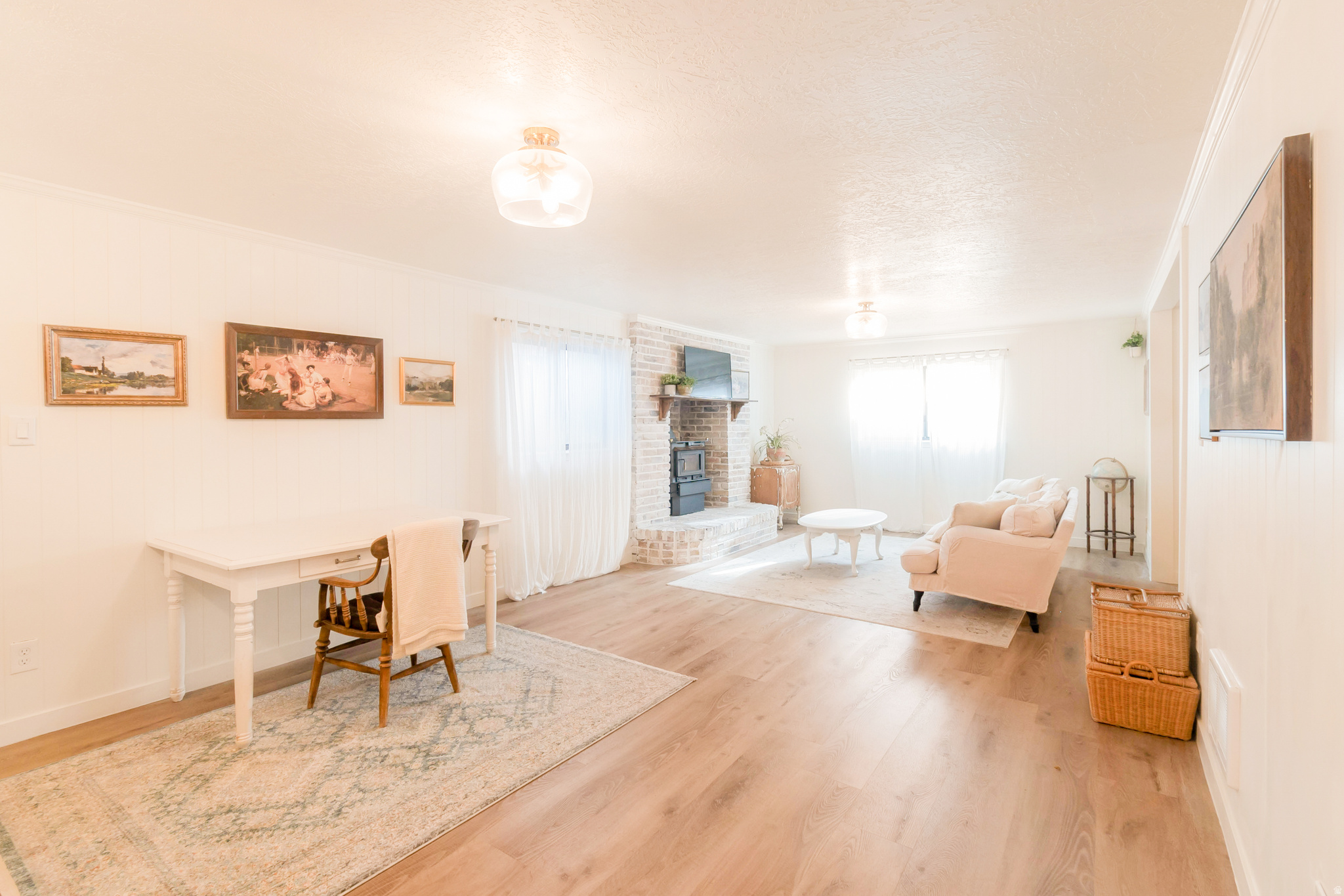 RIVER EDGE - Residential