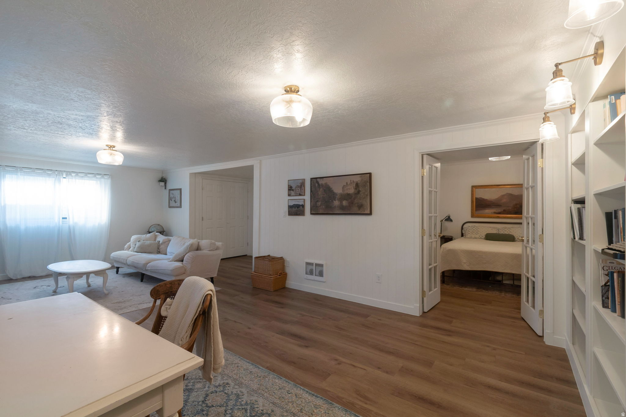 RIVER EDGE - Residential