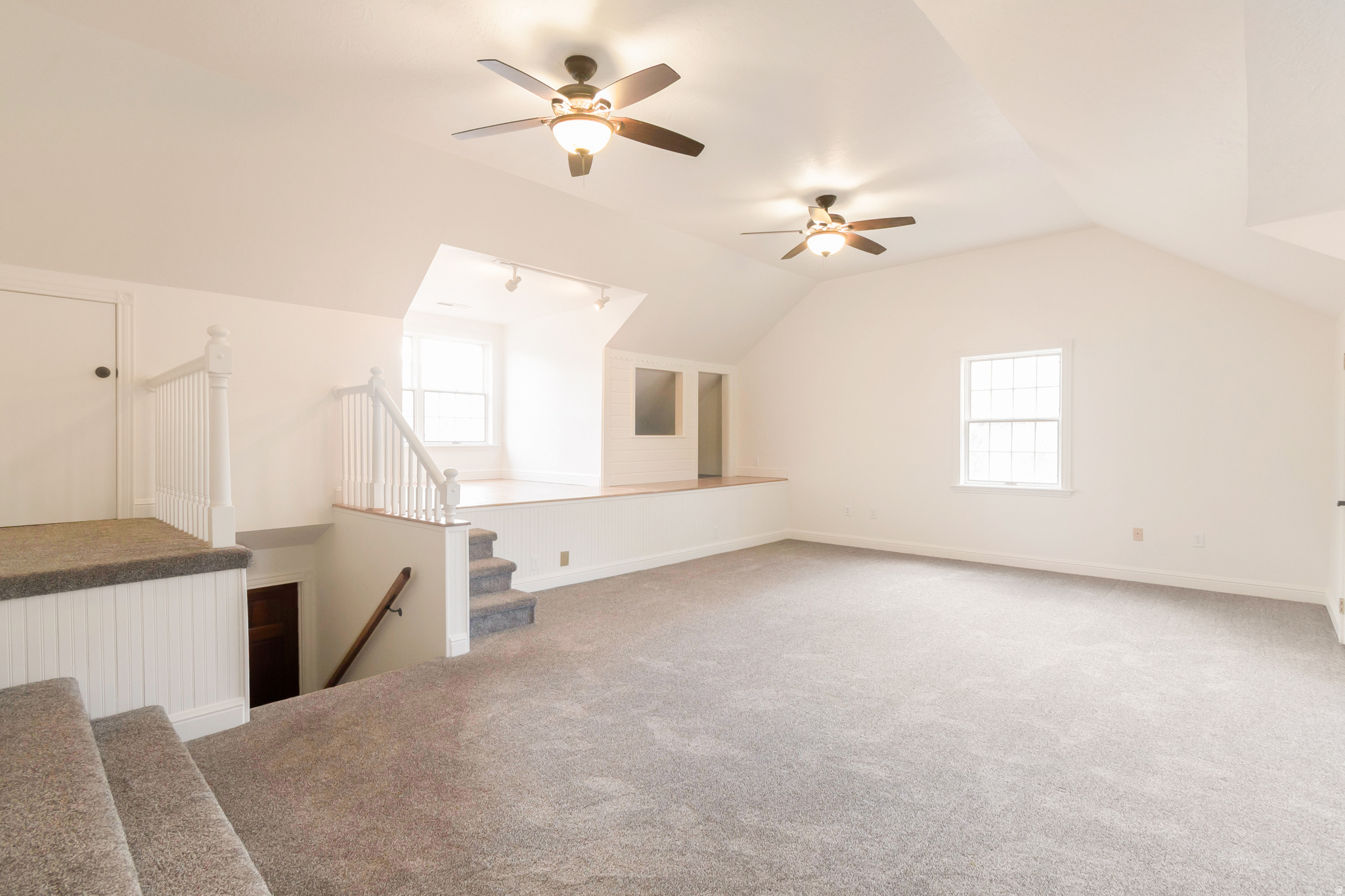 RIVER EDGE - Residential