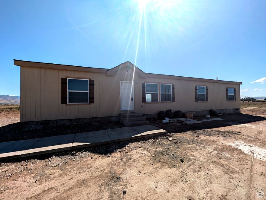 Brand new home just about to be finished up in Lewiston. This home features 3 bedrooms, one of which is a master bedroom with its own large bathroom. Plenty of living space for dining and living room. Great area to be in with a .75 acre lot to enjoy.