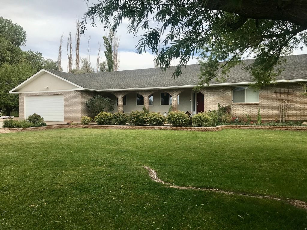 Photo of 430 E CANYON RD, Fillmore, UT 84631 (MLS # 2152320)