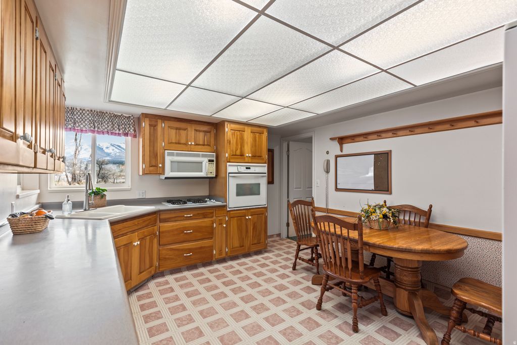 Photo of 430 E CANYON RD, Fillmore, UT 84631 (MLS # 2152320)
