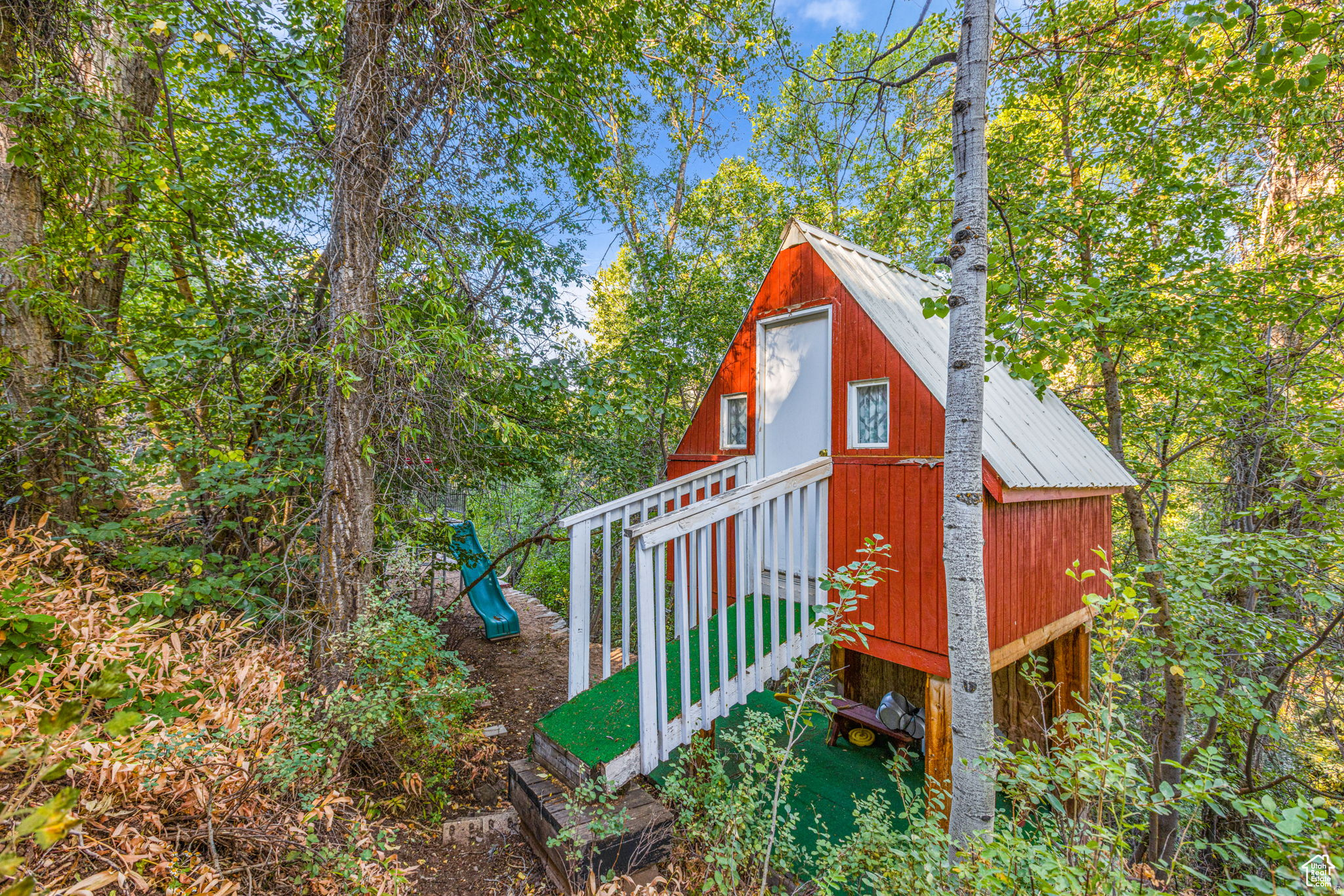 HIDDEN LAKES - Residential