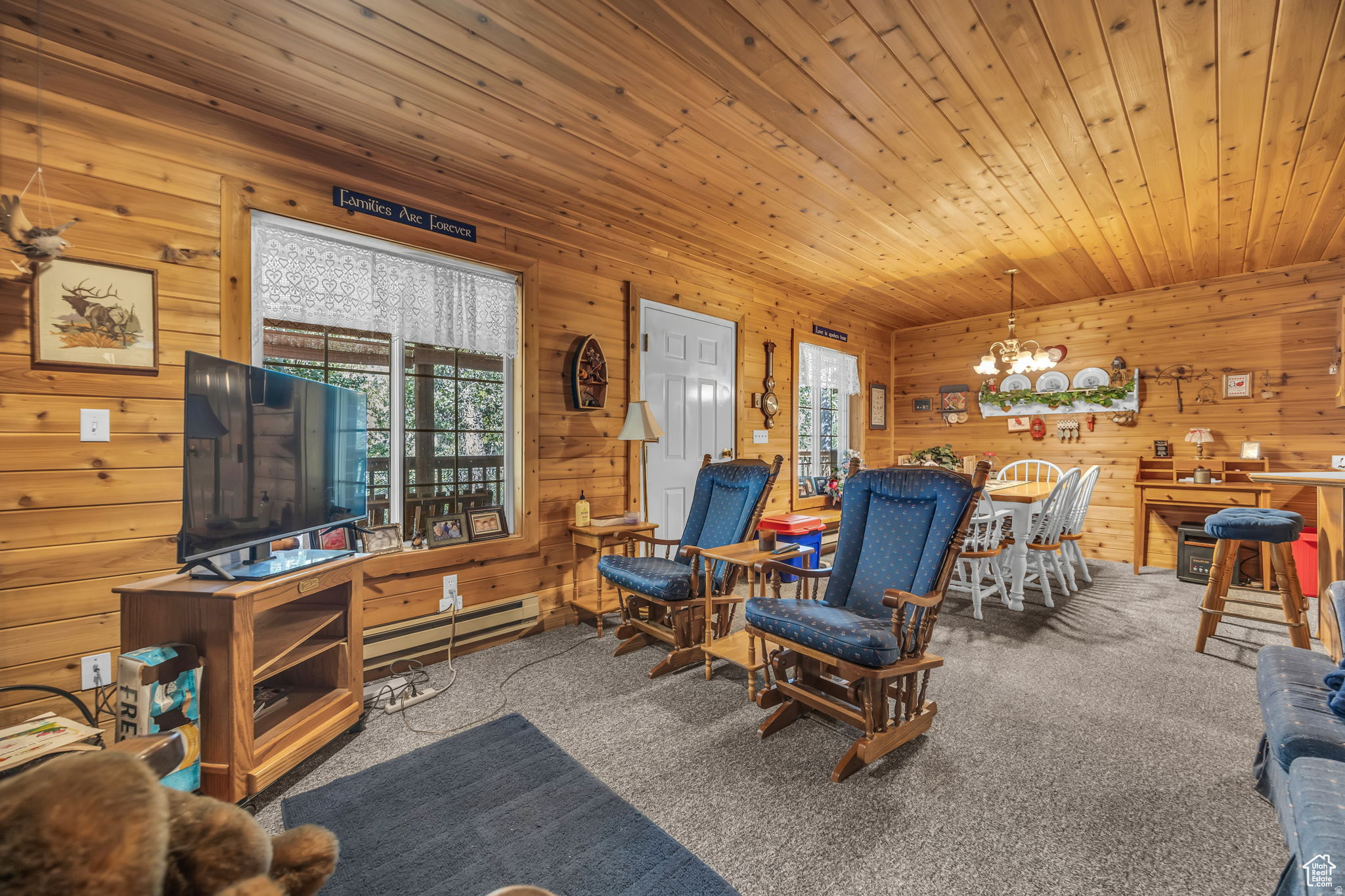 HIDDEN LAKES - Residential