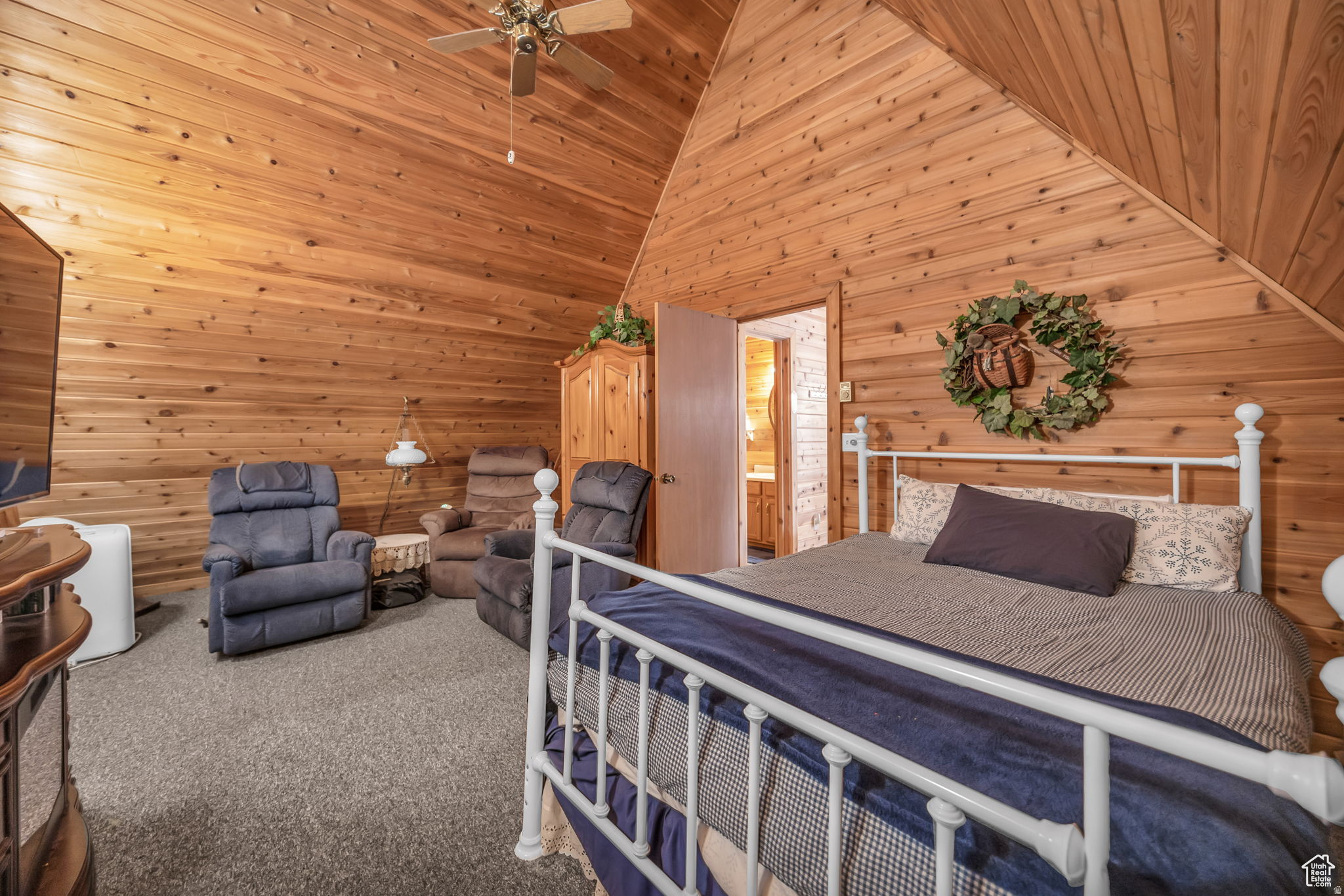 HIDDEN LAKES - Residential