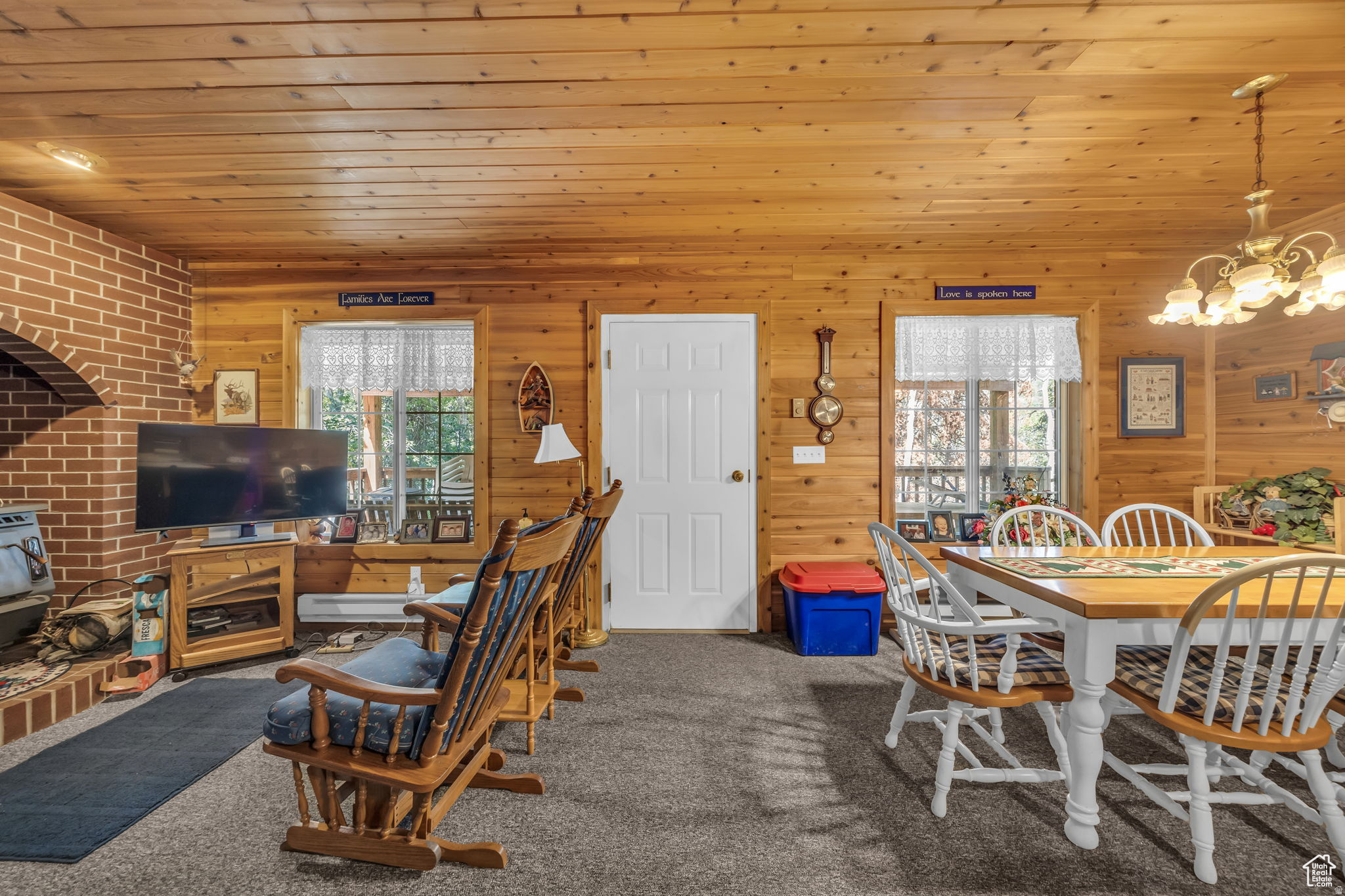 HIDDEN LAKES - Residential