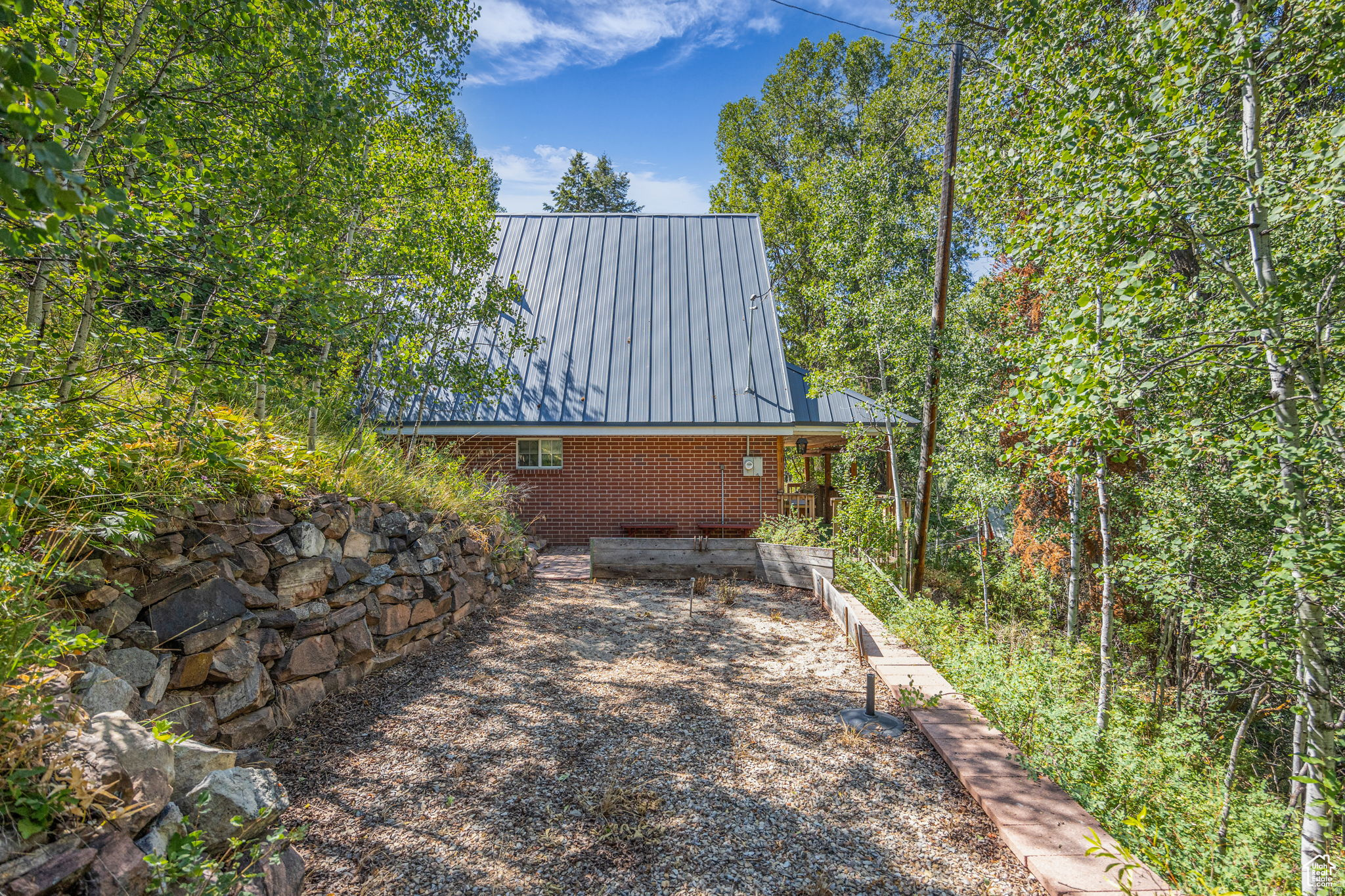 HIDDEN LAKES - Residential