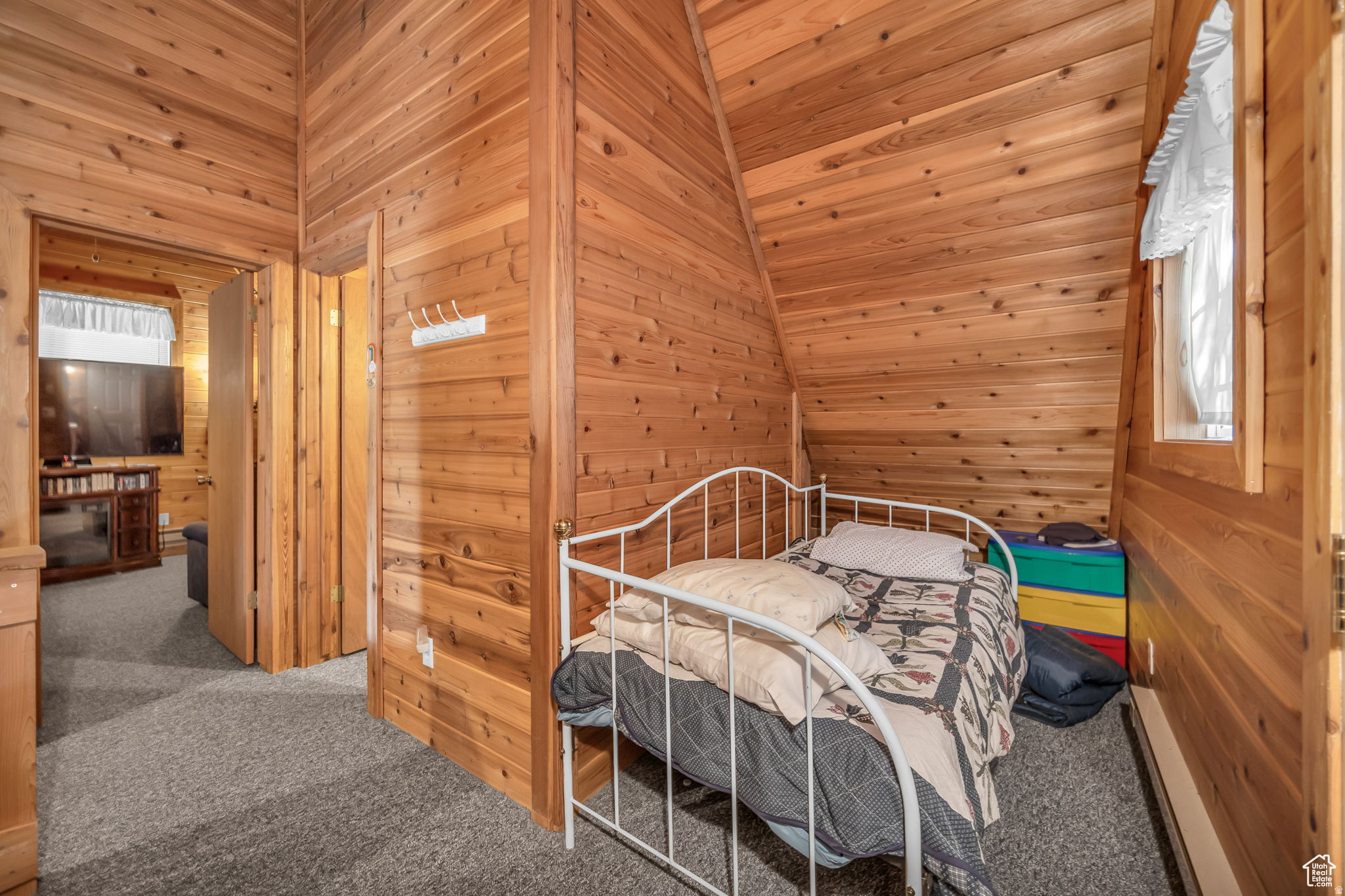 HIDDEN LAKES - Residential