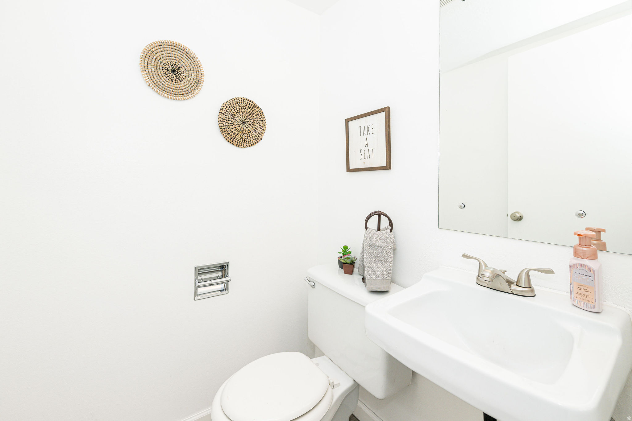 WHITE BARN - Residential Income