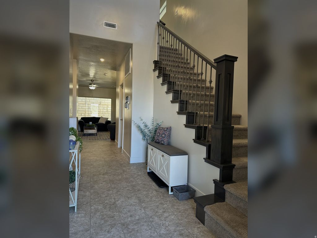 Photo of 528 S RIVERBED DR, Washington, UT 84780 (MLS # 2155127)