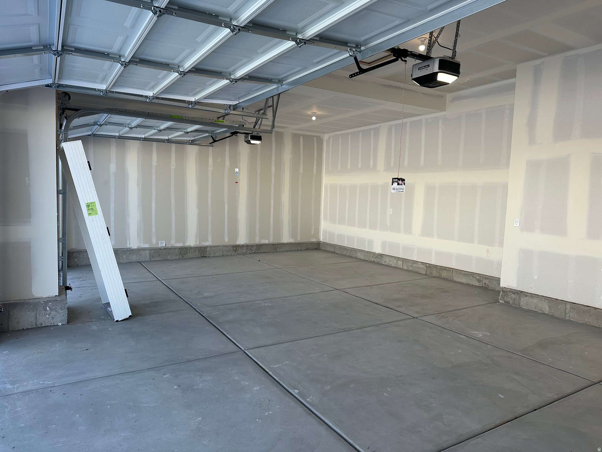 HIDDEN HOLLOW - Residential