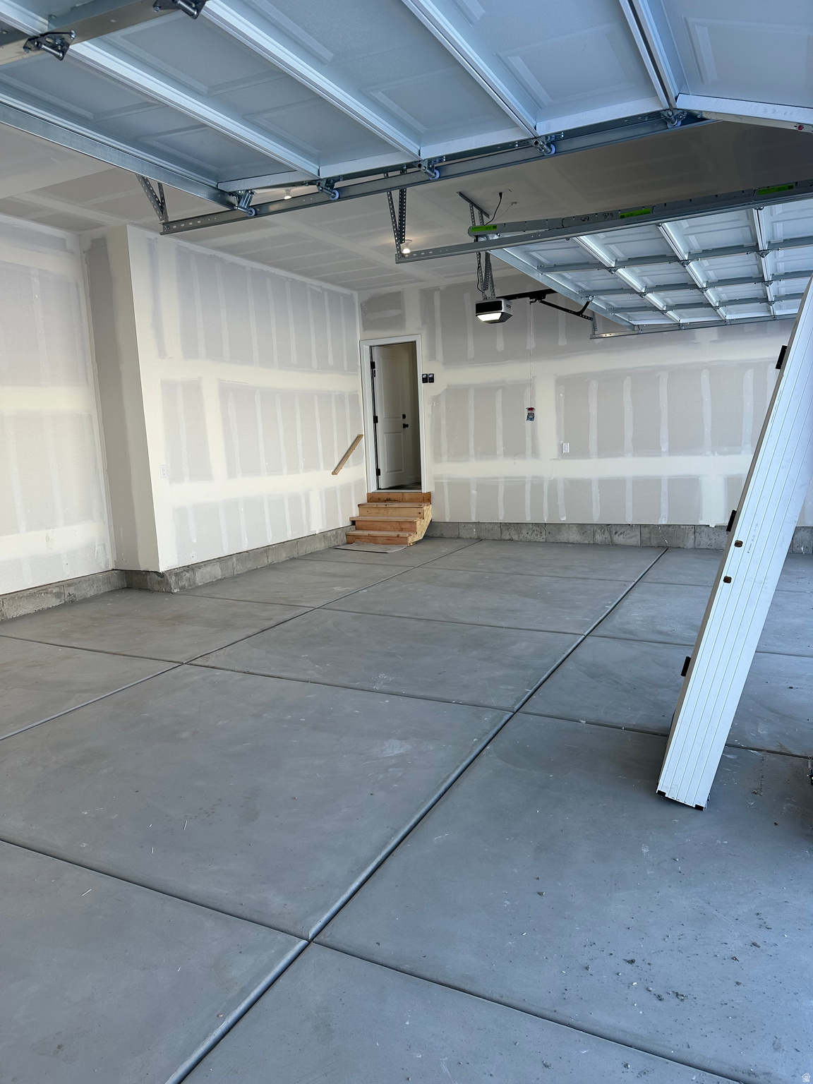 HIDDEN HOLLOW - Residential