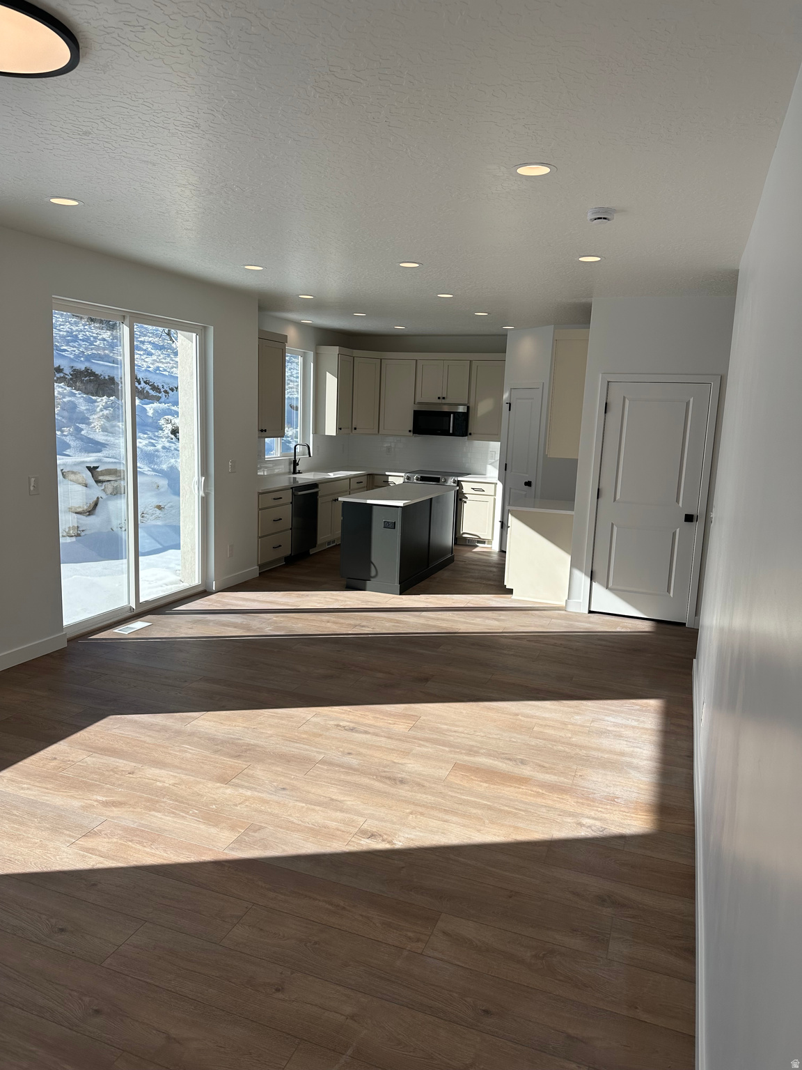 HIDDEN HOLLOW - Residential