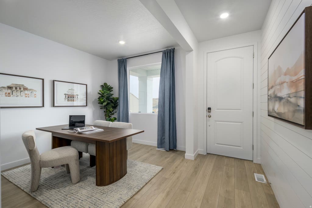 Photo of 1859 N GARDENIA DR #3197, Saratoga Springs, UT 84045 (MLS # 2169314)