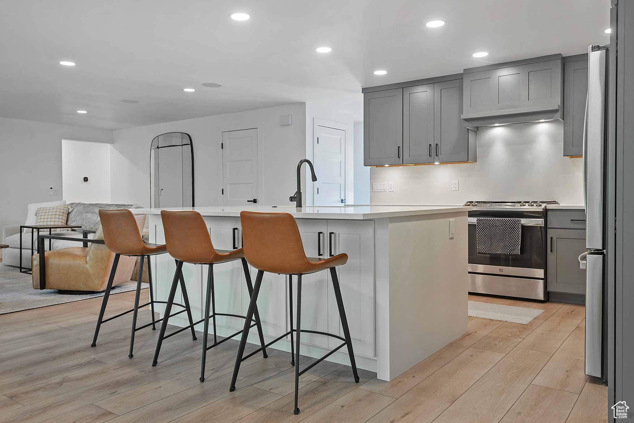 GOLDEN HILLS NO 6 - Residential