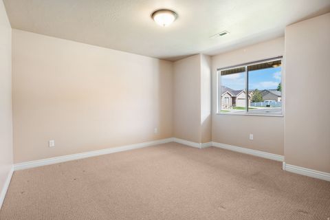Tiny photo for 683 N 475 W, Kaysville, UT 84037 (MLS # 2153955)