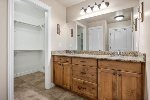Tiny photo for 683 N 475 W, Kaysville, UT 84037 (MLS # 2153955)