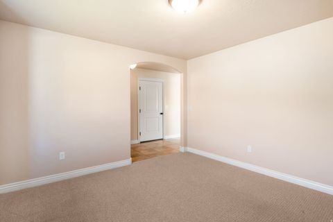 Tiny photo for 683 N 475 W, Kaysville, UT 84037 (MLS # 2153955)