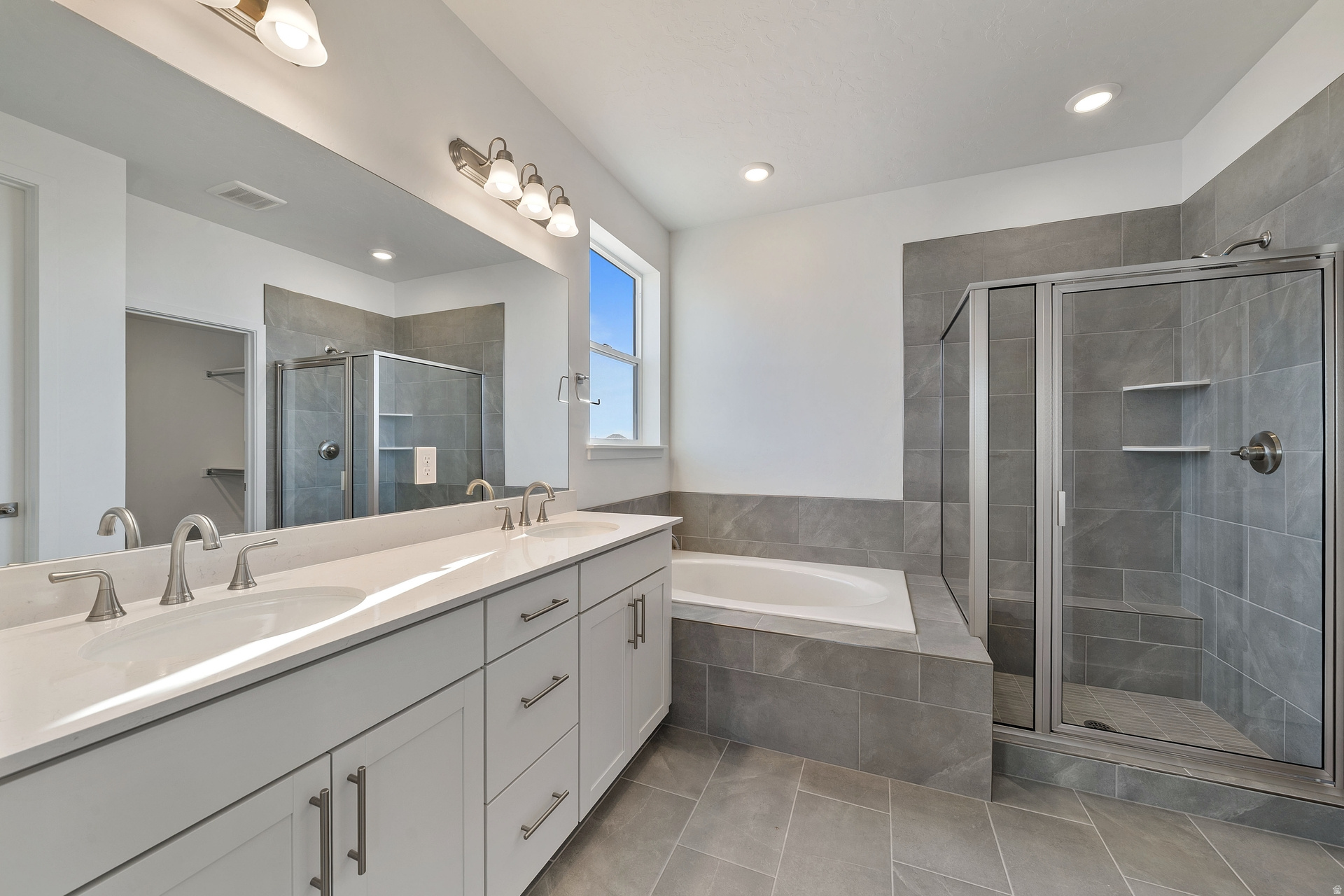 HERON HILLS - Residential