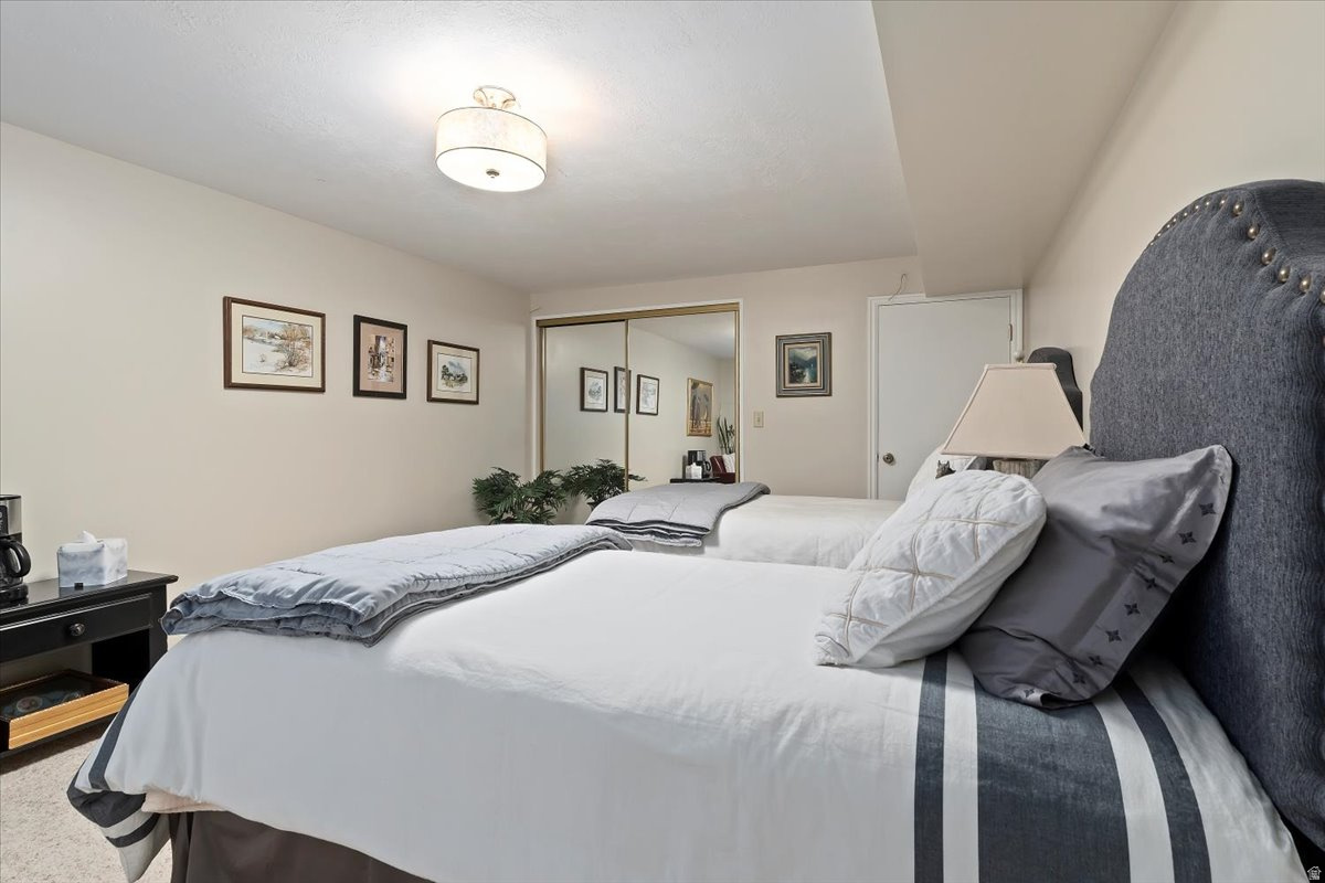 LEXINGTON VILLAGE AT OLD FARM - Residential