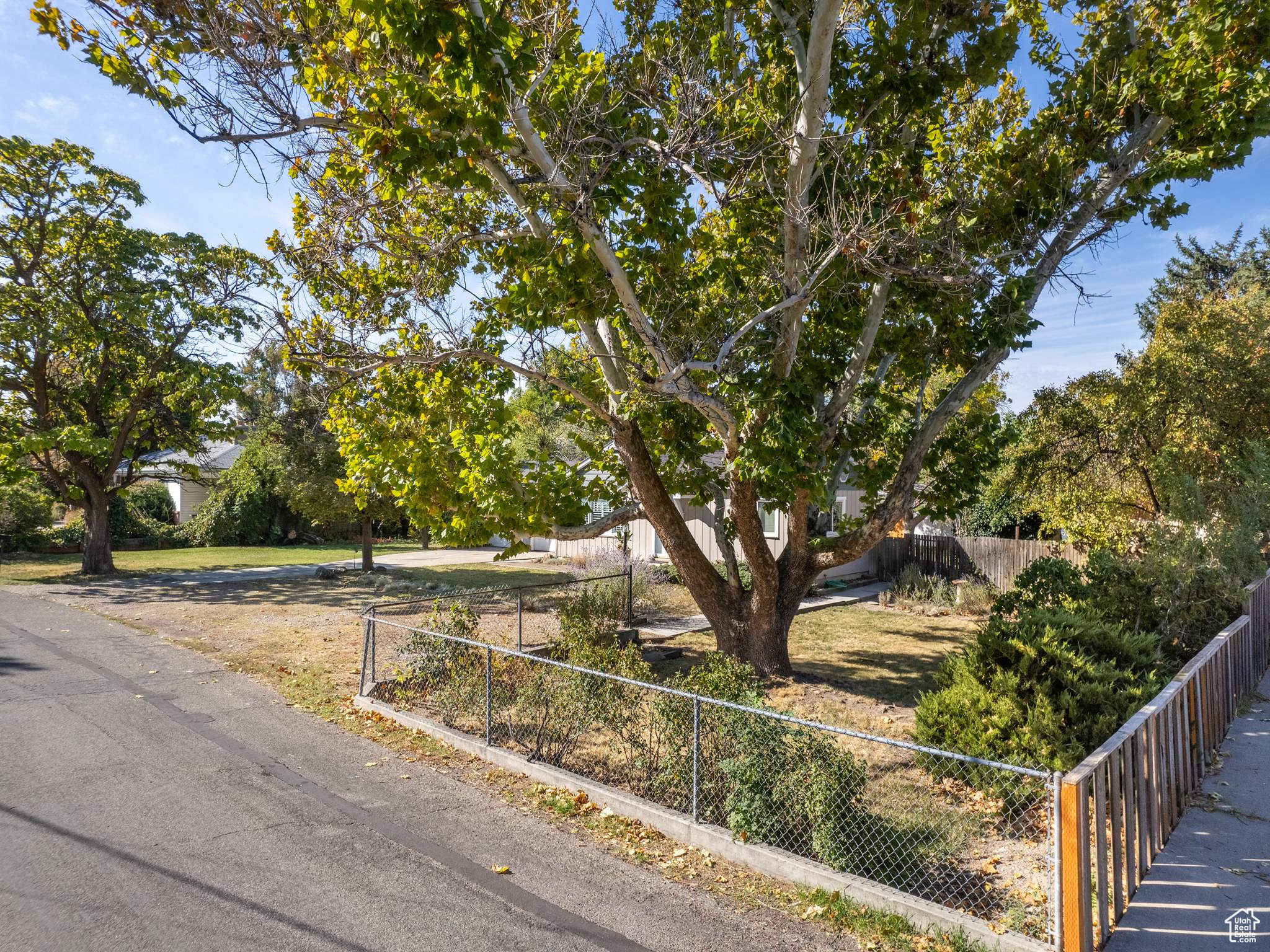 Millcreek, Utah 84107, United States, 3 Bedrooms Bedrooms, ,1 BathroomBathrooms,Residential,Pending,39073