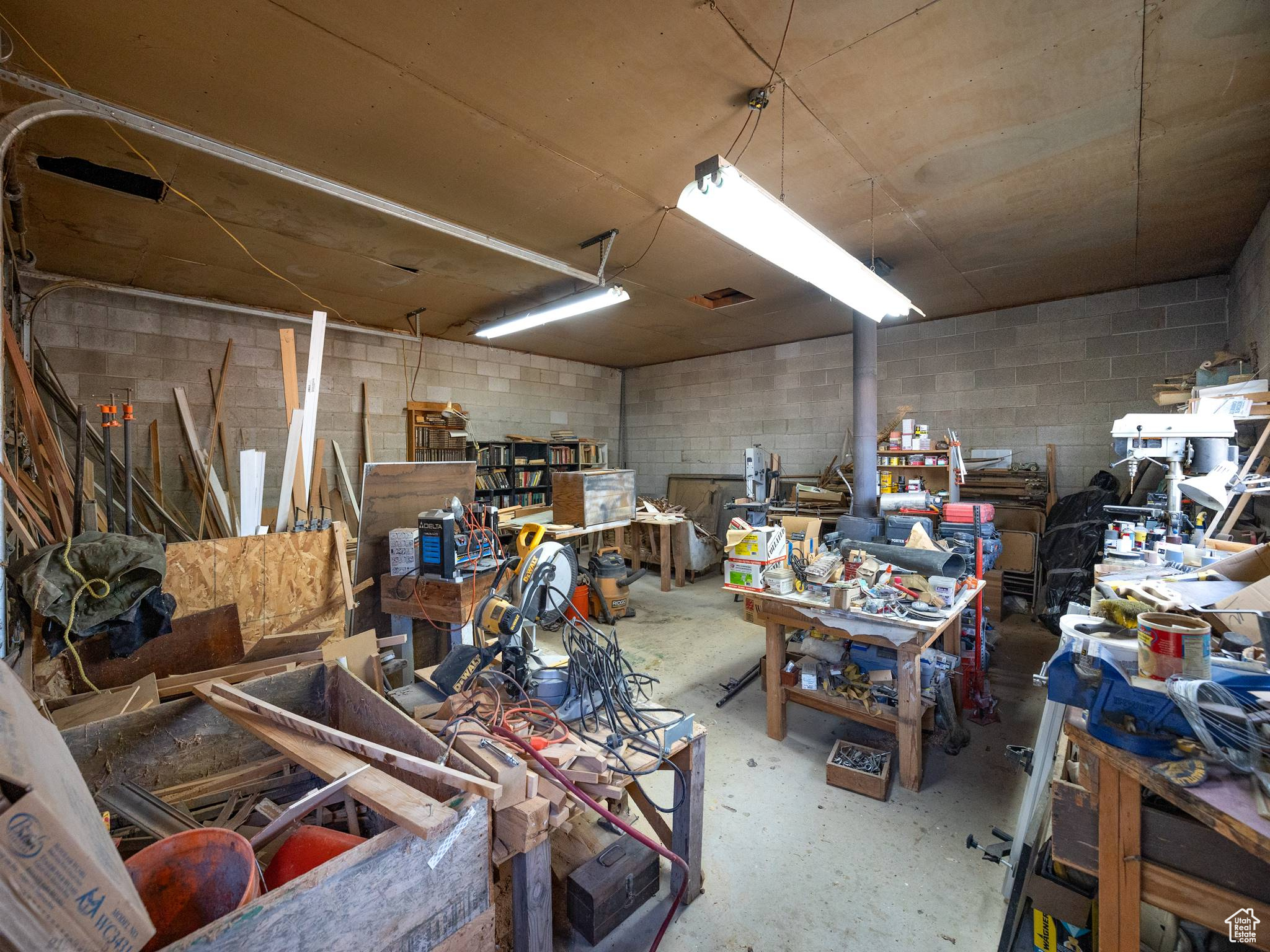 Millcreek, Utah 84107, United States, 3 Bedrooms Bedrooms, ,1 BathroomBathrooms,Residential,Pending,39073