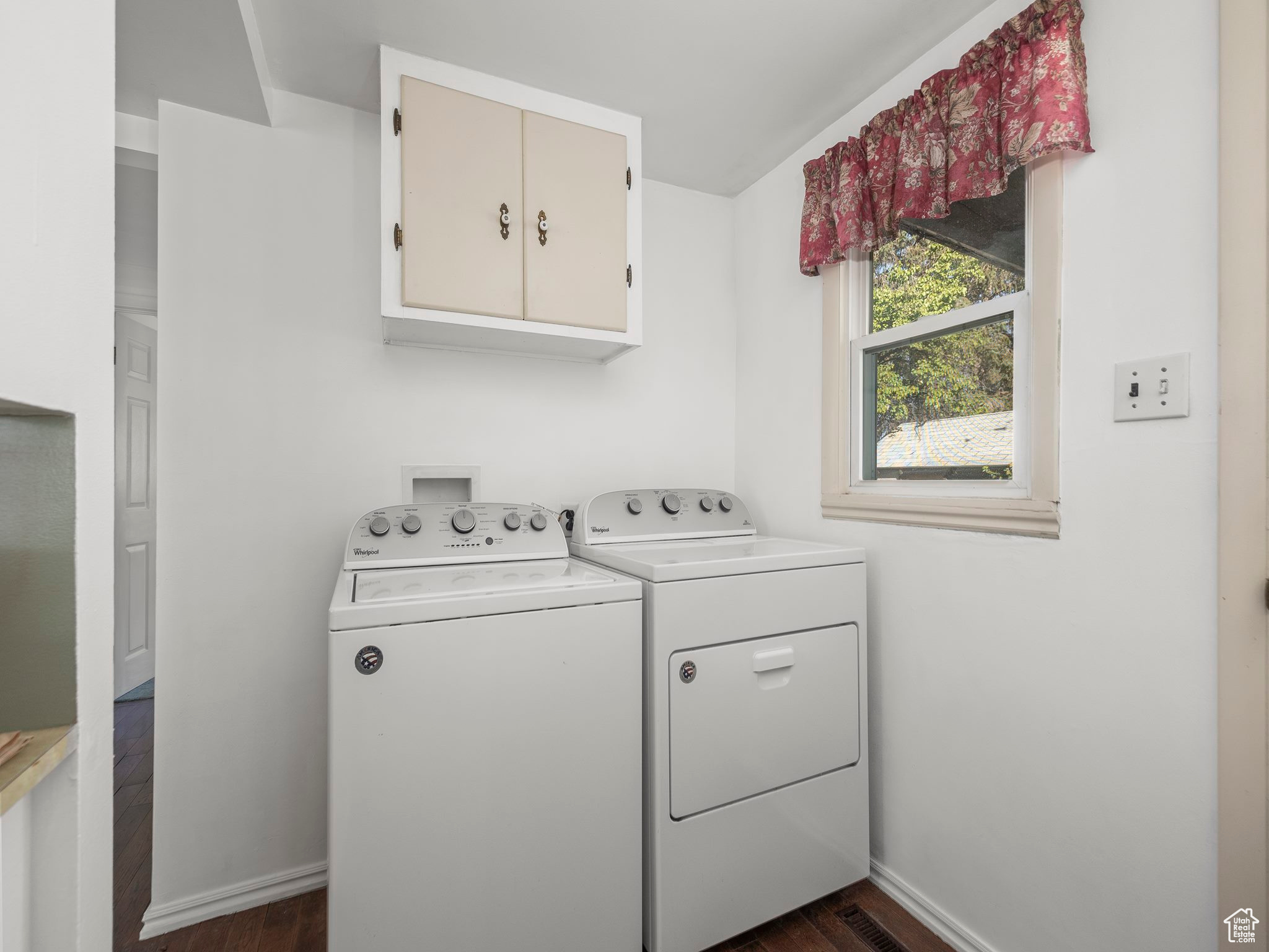 Millcreek, Utah 84107, United States, 3 Bedrooms Bedrooms, ,1 BathroomBathrooms,Residential,Pending,39073