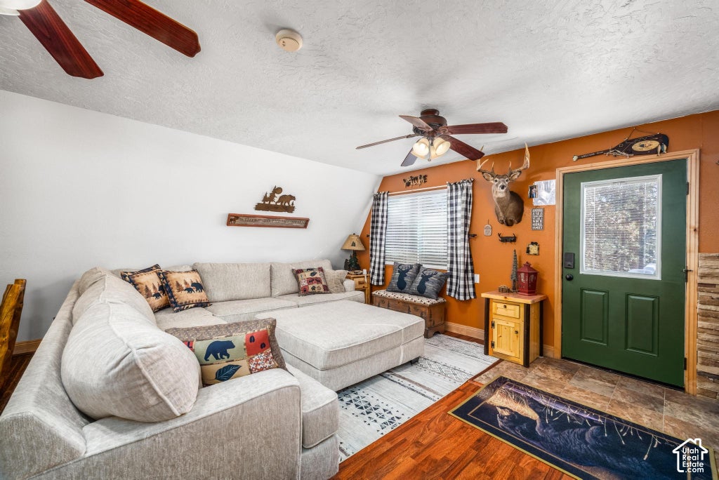 Photo of 885 N SPRUCE DR, Duck Creek Village, UT 84762 (MLS # 2191766)