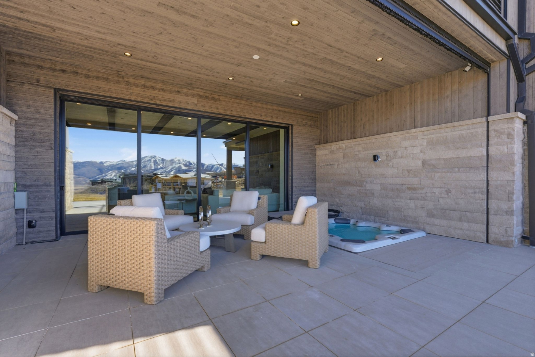 TUHAYE - Residential