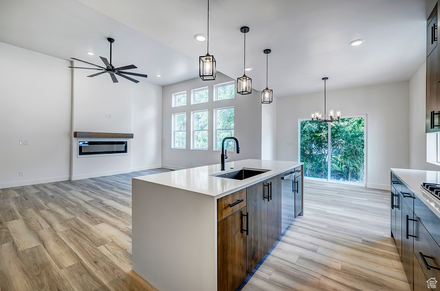 BLACKHAWK - Residential