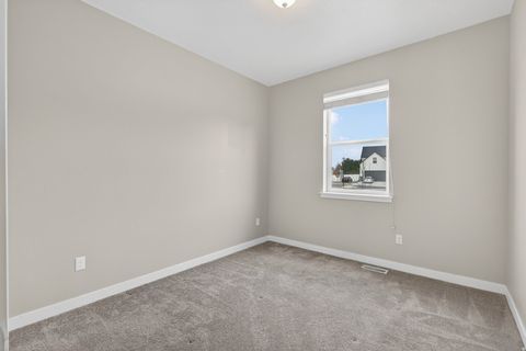 Tiny photo for 2216 W SILVER LEAF DR #35, Mapleton, UT 84664 (MLS # 2120698)