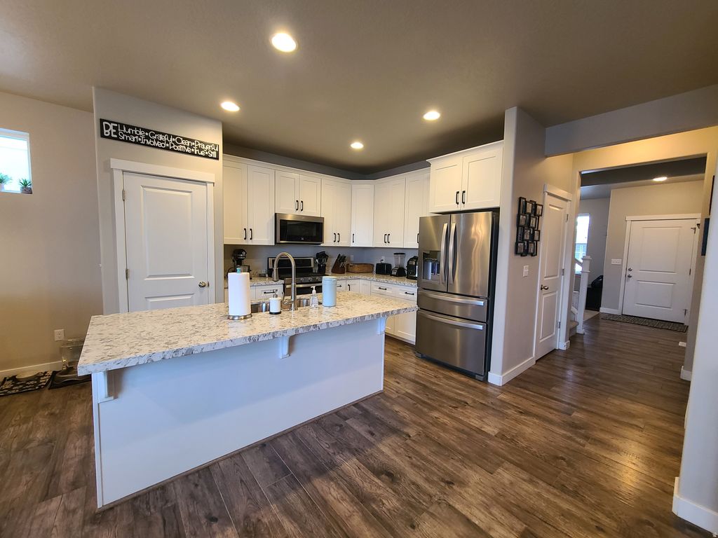 Photo of 2216 W SILVER LEAF DR #35, Mapleton, UT 84664 (MLS # 2120698)