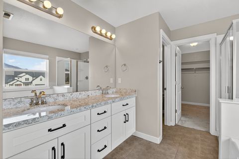 Tiny photo for 2216 W SILVER LEAF DR #35, Mapleton, UT 84664 (MLS # 2120698)