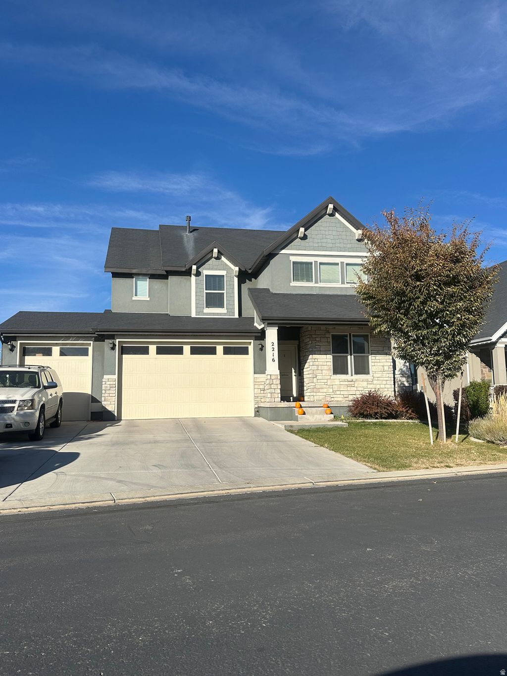 Photo of 2216 W SILVER LEAF DR #35, Mapleton, UT 84664 (MLS # 2120698)