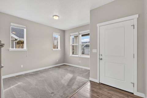 Tiny photo for 2216 W SILVER LEAF DR #35, Mapleton, UT 84664 (MLS # 2120698)