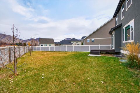 Tiny photo for 2216 W SILVER LEAF DR #35, Mapleton, UT 84664 (MLS # 2120698)