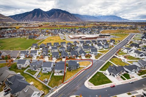 Tiny photo for 2216 W SILVER LEAF DR #35, Mapleton, UT 84664 (MLS # 2120698)