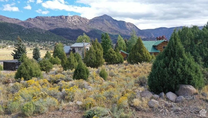 Half-acre lot in Pine Valley, UT, surrounded by pines and mountain views. Build your cabin or retreat and enjoy hiking, fishing, wildlife, horseback riding, and year-round outdoor recreation. Peaceful, private, and just 35 minutes from St. George-perfect for a mountain getaway or family escape.