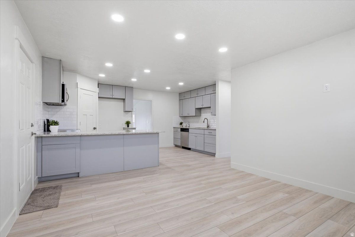 ROSE GARDEN ESTATES - Residential