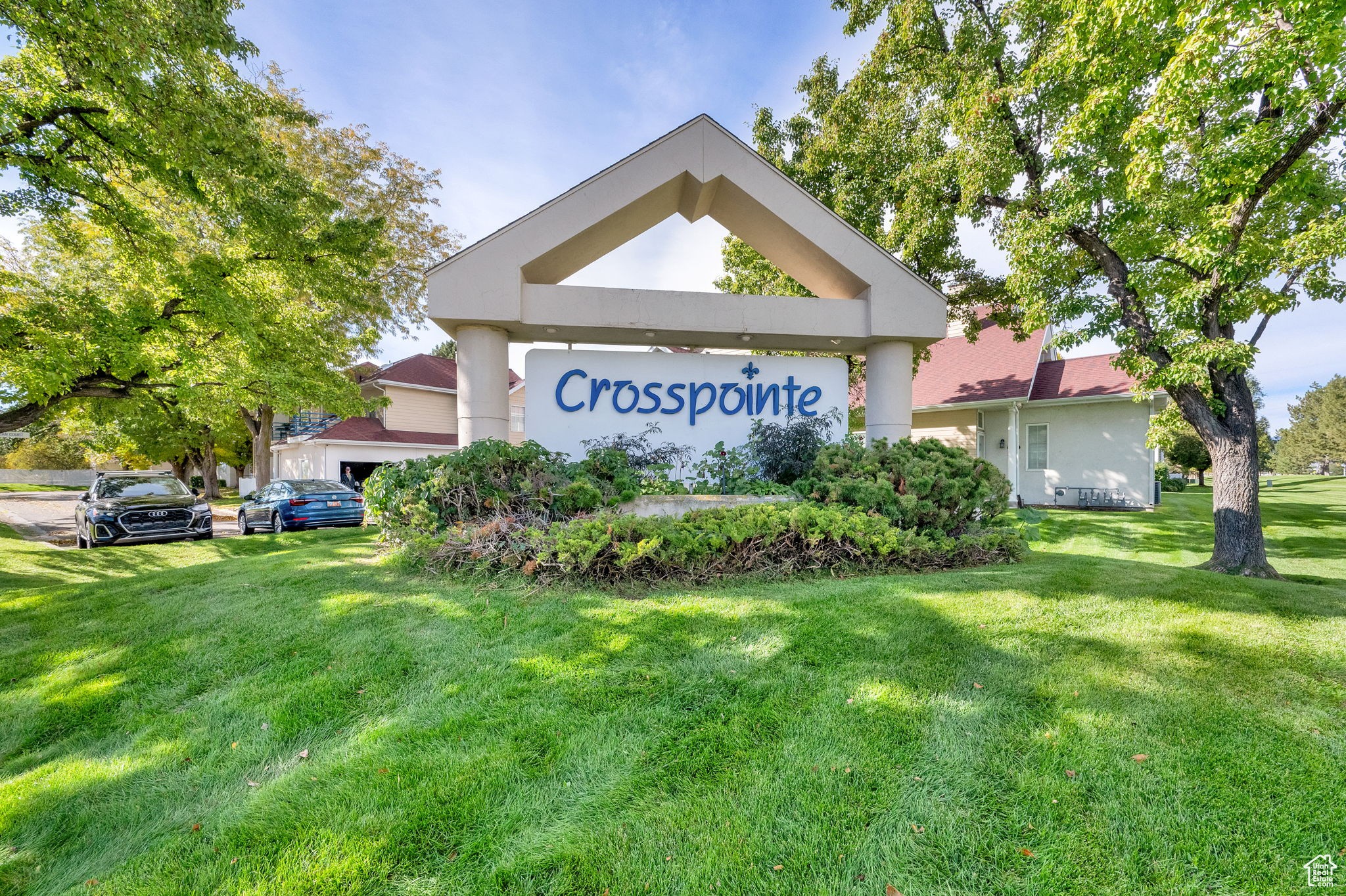 CROSSPOINTE - Residential