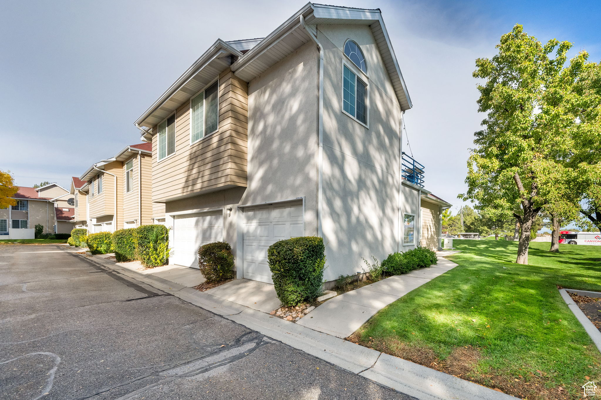 CROSSPOINTE - Residential