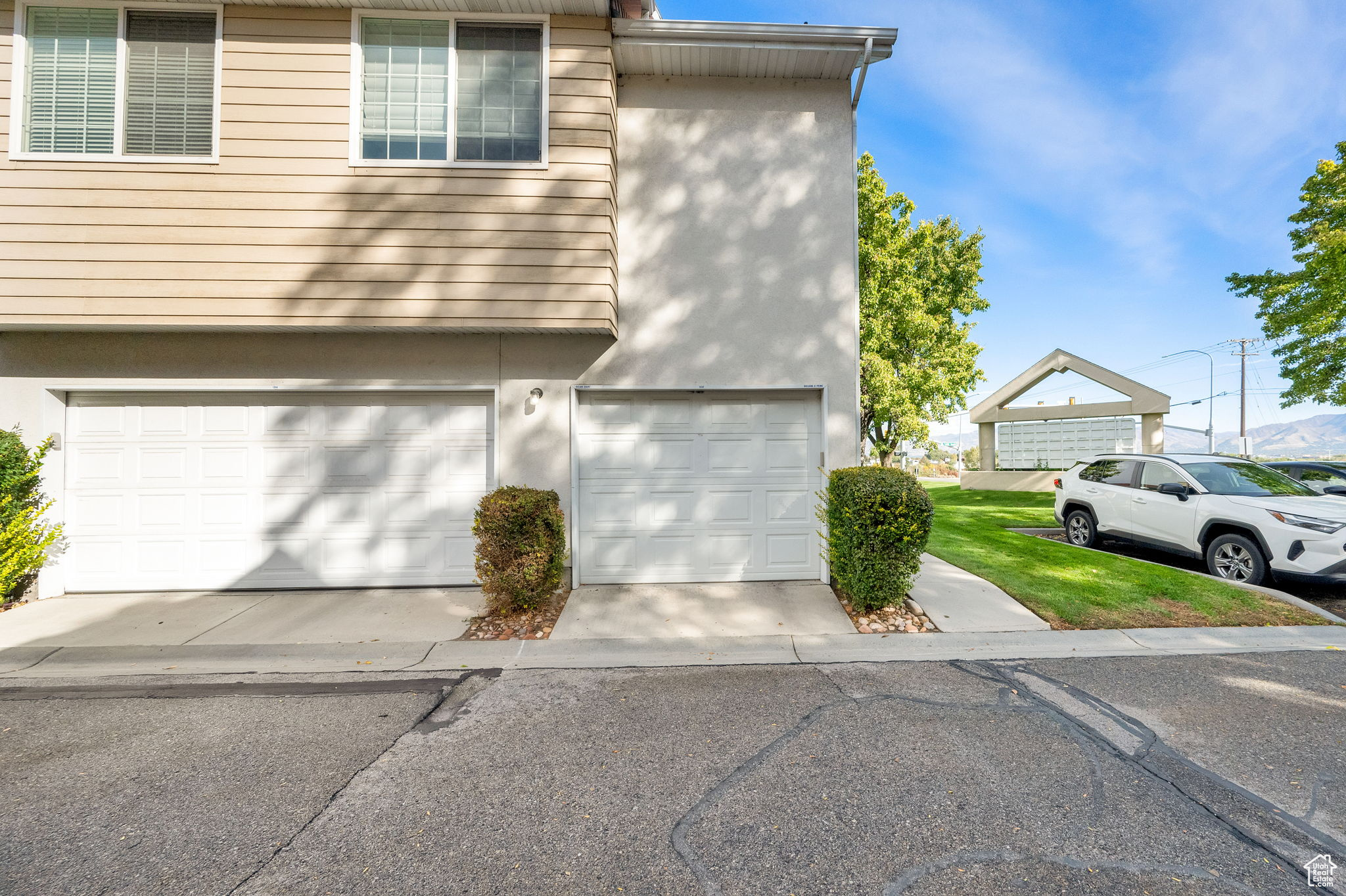 CROSSPOINTE - Residential