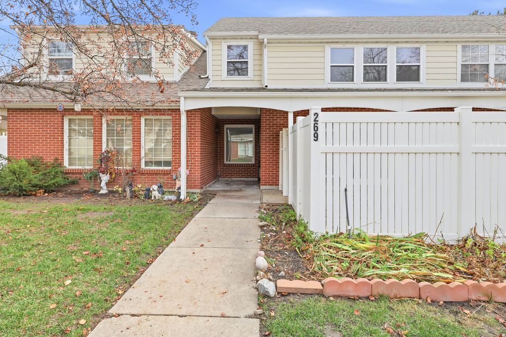 Photo of 269 W PARK LN, Centerville, UT 84014 (MLS # 2127259)