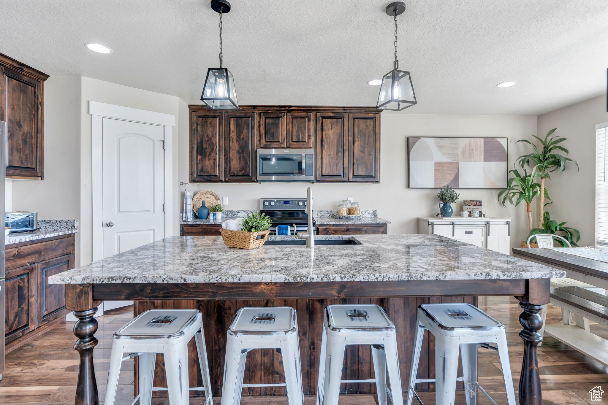 VALLEY VIEW - Residential