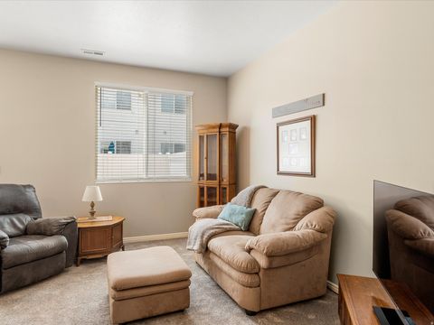 Tiny photo for 105 W PENEREGRINE Ln N #19, Bountiful, UT 84010 (MLS # 2174243)