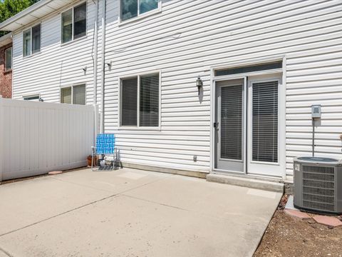 Tiny photo for 105 W PENEREGRINE Ln N #19, Bountiful, UT 84010 (MLS # 2174243)