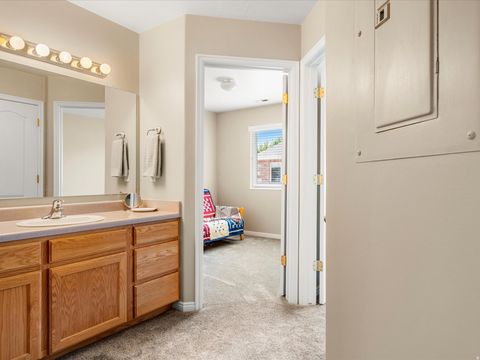 Tiny photo for 105 W PENEREGRINE Ln N #19, Bountiful, UT 84010 (MLS # 2174243)