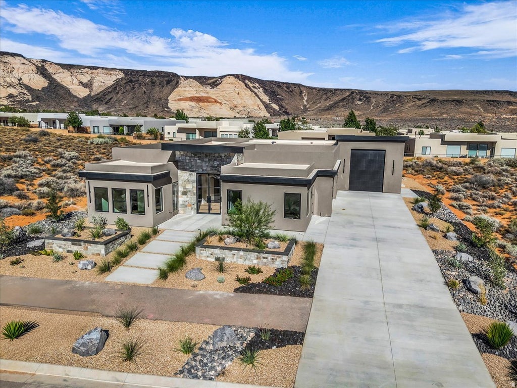 Photo of 5414 JOHNSON ARCH Dr, Saint George, UT 84770 (MLS # 2183893)